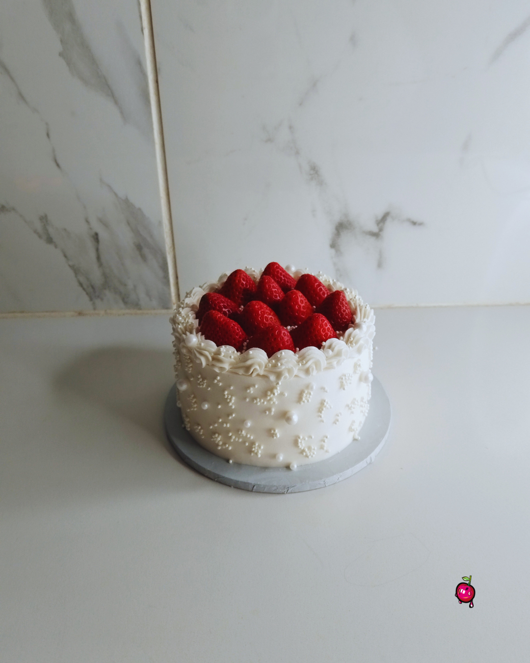 Strawberries & Pearls Bento Cake