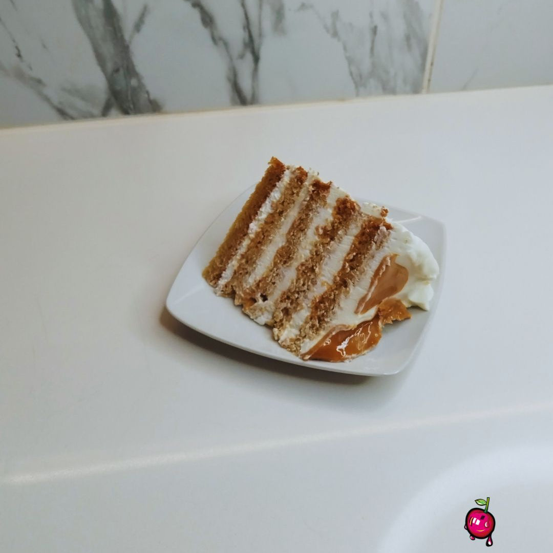 Caramel and Whipped Cream Slice
