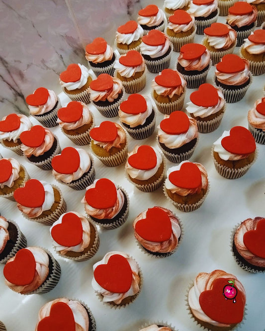 Valentines Day Cupcakes with A Fondant Heart