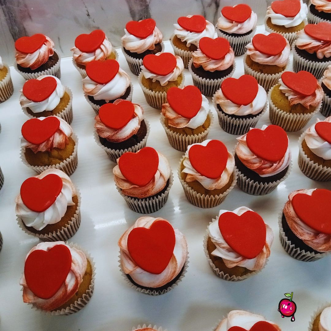 Valentines Day Cupcakes with A Fondant Heart