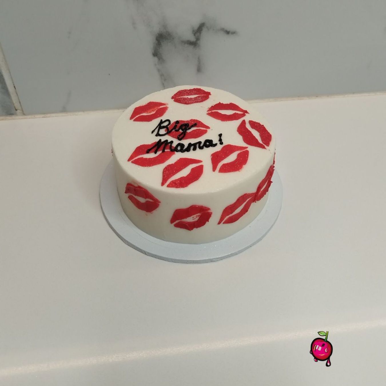 Big Mama With Kisses Bento Cake