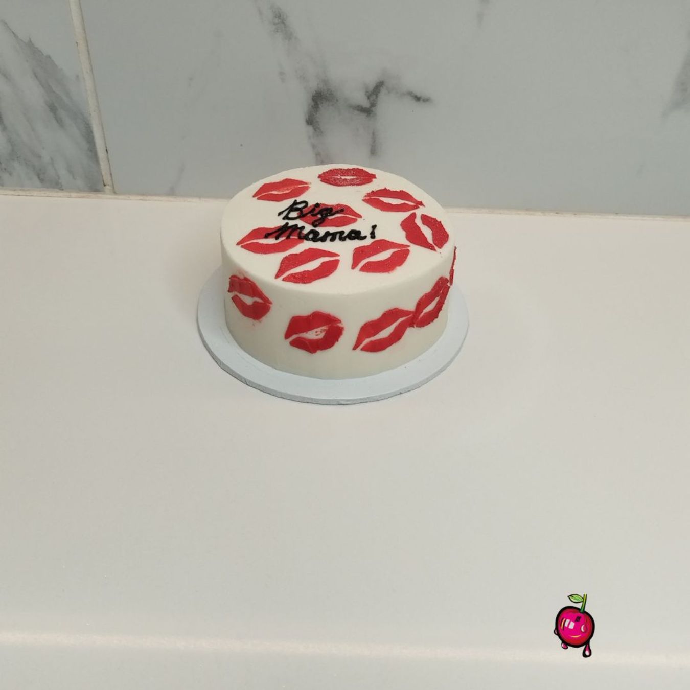 Big Mama With Kisses Bento Cake