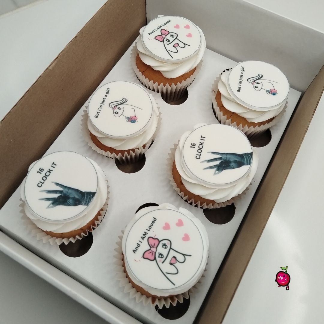 16 Clock It! Birthday Cupcakes