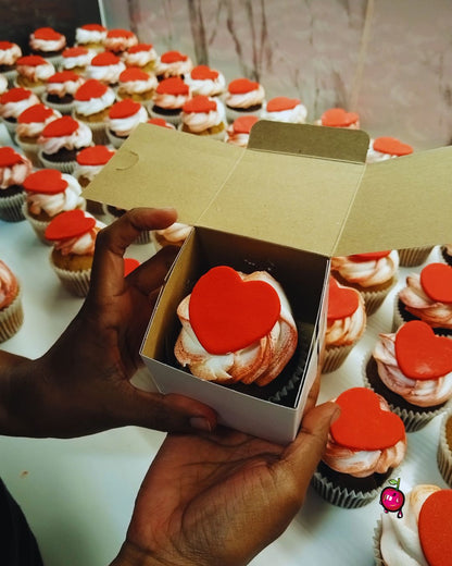 Valentines Day Cupcakes with A Fondant Heart