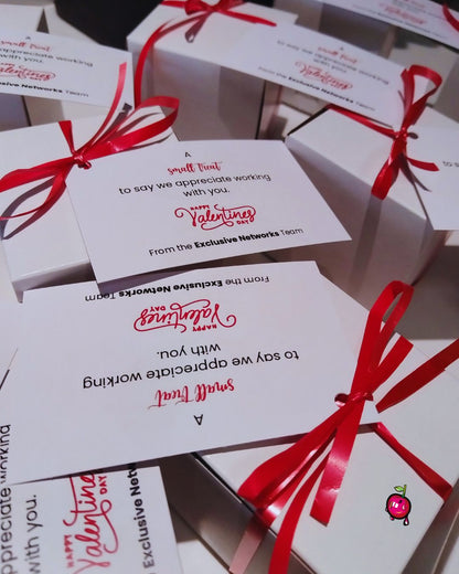 Valentines Day Cupcakes with A Fondant Heart