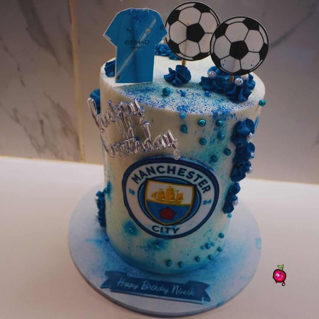 Manchester City with T-Shirt Themed Birthday Cake