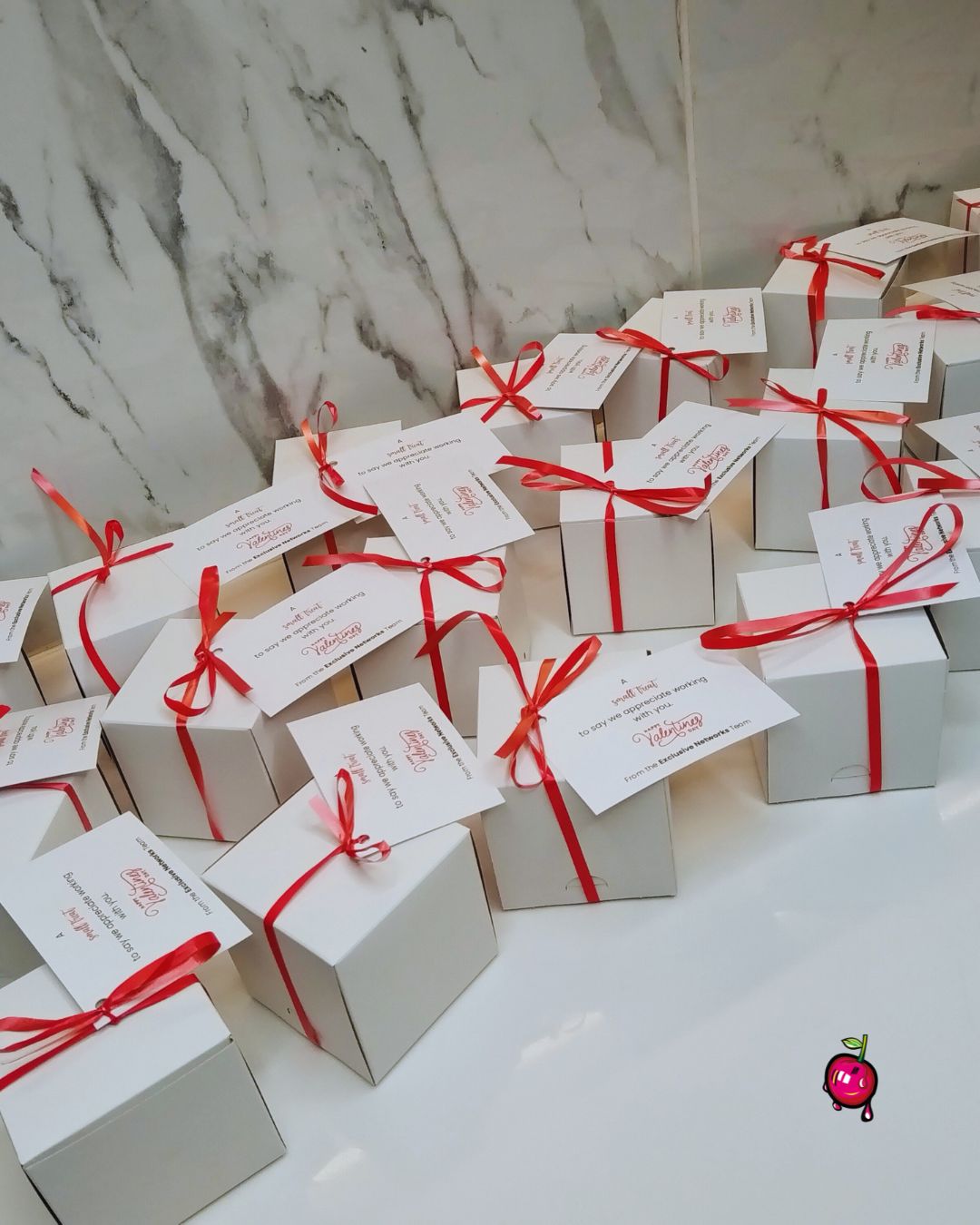 Valentines Day Cupcakes with A Fondant Heart