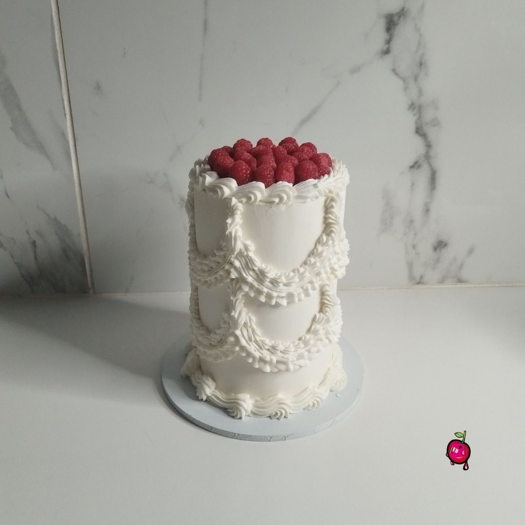 Vintage Mini Cake with Raspberries