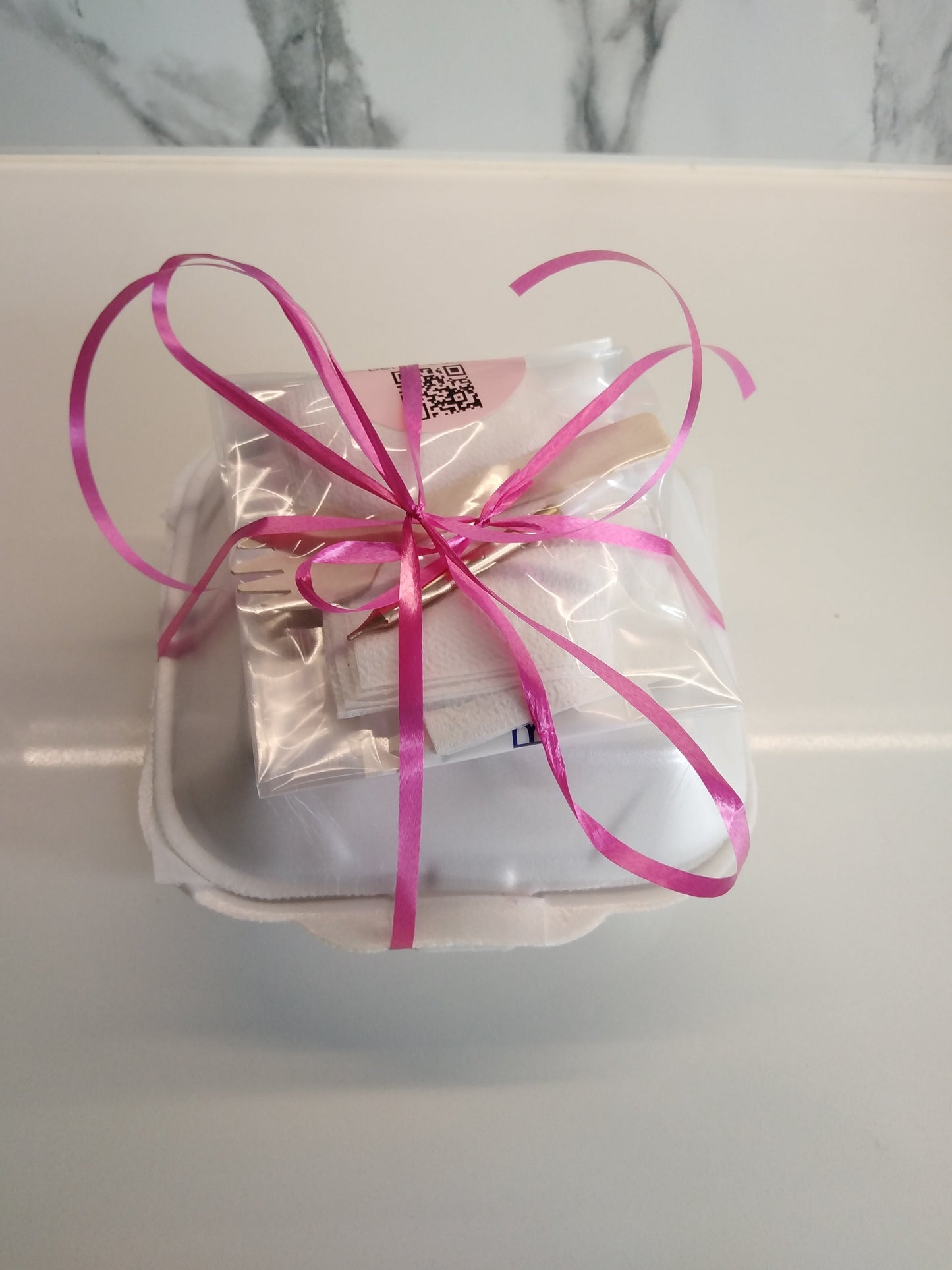 “Happy Holidays” Bento- Lunchbox Cake (White)