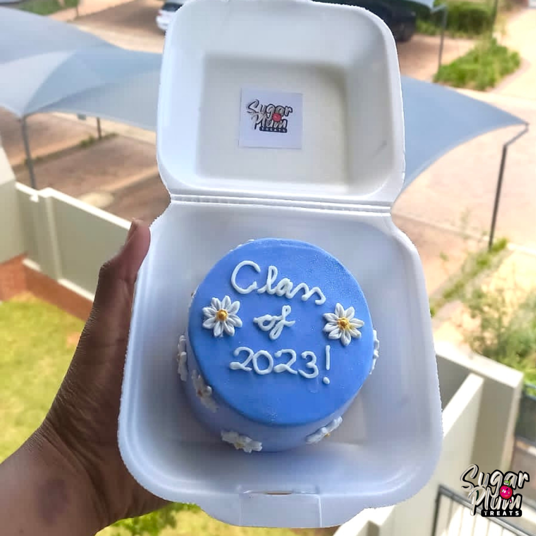 “Class of” Lunchbox Cake